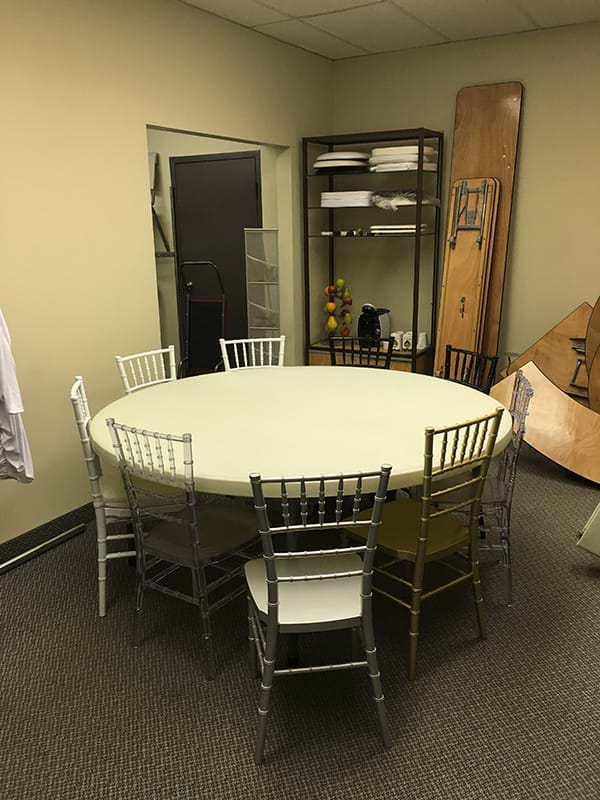72 Inch Round Table, How Many Chairs Around A 72 Inch Table