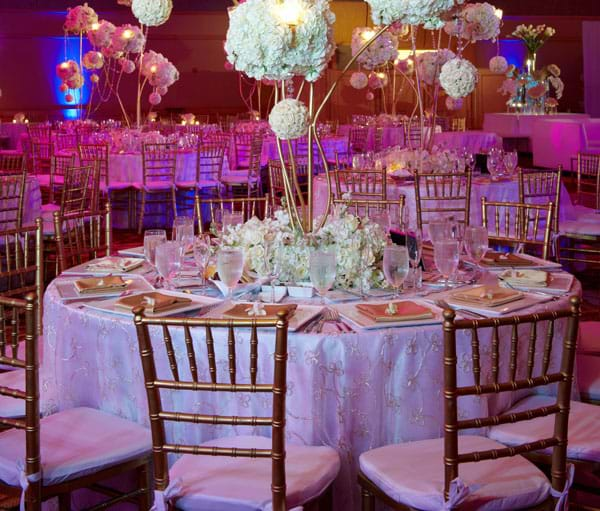 Wood Chiavari Chairs Pros and Cons